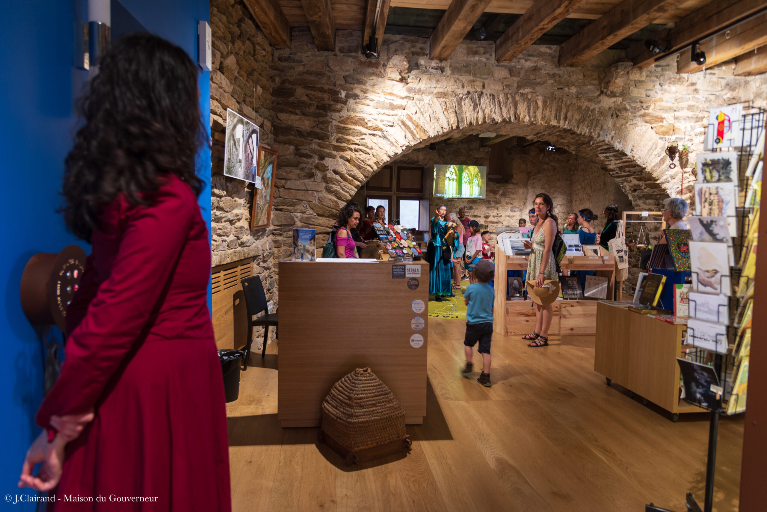 Marché médiéval de Najac 2026 – Compagnie des Parias du Rouergue à la Maison du Gouverneur, campement vivant et artisans médiévaux